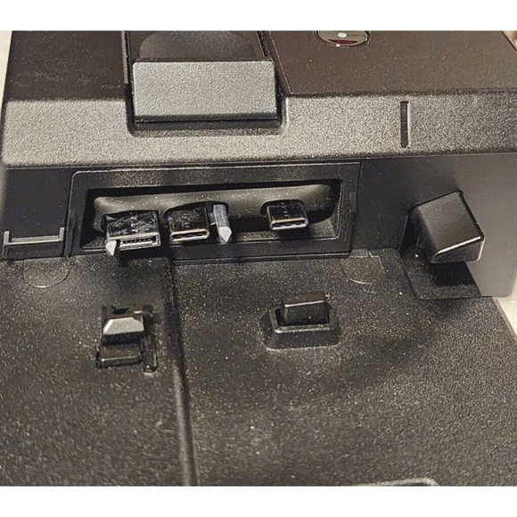 Lenovo ThinkPad ULTRA 40AJ Docking Station AC Key 20V 6.75A - Picture 8 of 8